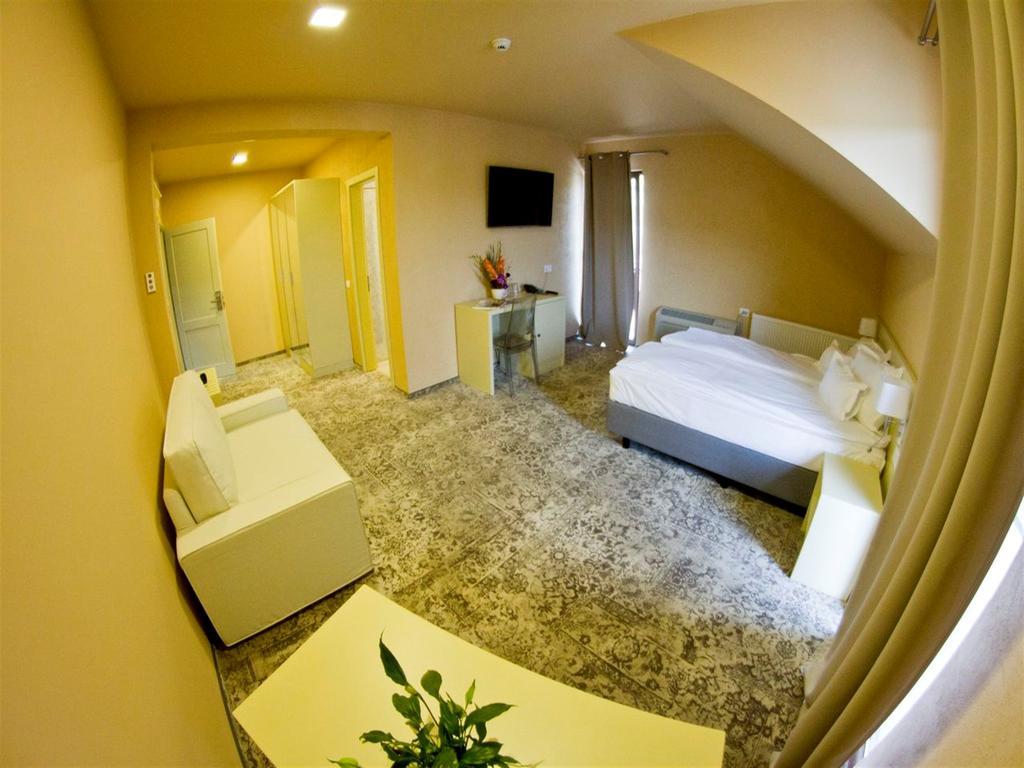 Hotel Sarea-N Bucate Turda Exterior foto